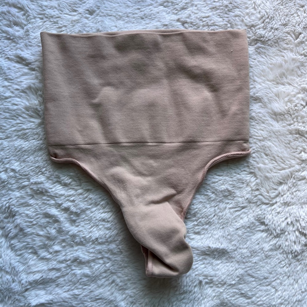 SKIMS Sculpting High Waist Seamless Shapewear Thong Beige XXS/XS SH-THG-0108 NEW